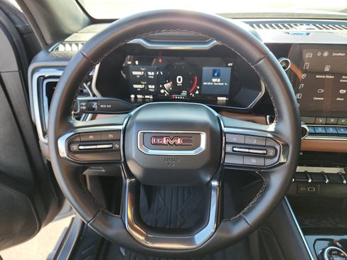 Used 2024 GMC Canyon AT4 w/ Technology Package image 17