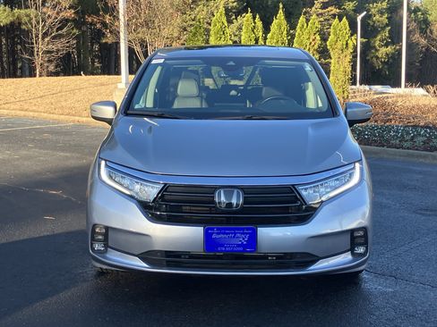 Certified 2024 Honda Odyssey EX-L image 3