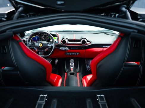 Used 2019 Ferrari 812 Superfast RWD image 60