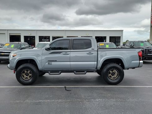 Used 2021 Toyota Tacoma SR5 w/ SR5 Appearance Package (SM) RWD image 6
