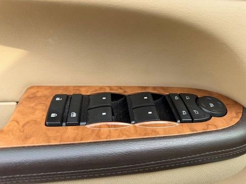 Used 2010 Buick Enclave CXL w/ Trailering Provision Package FWD image 21
