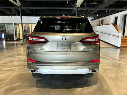 Used 2022 BMW X5 xDrive40i w/ Premium Package image 4