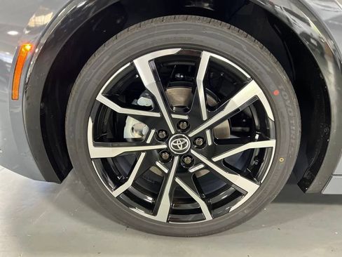 New 2026 Toyota Prius Plug-In Hybrid FWD image 6