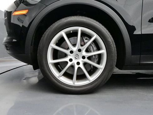 Used 2023 Porsche Cayenne Coupe w/ Premium Package AWD/4WD image 6