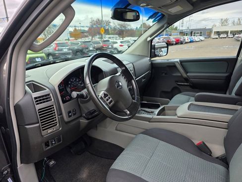 Used 2004 Nissan Titan SE image 10