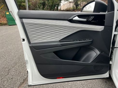 Used 2022 Volkswagen Taos S image 10