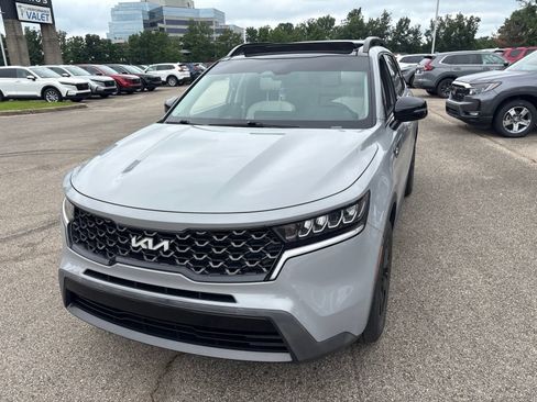 Used 2022 Kia Sorento S w/ Panoramic Sunroof Package AWD/4WD image 12