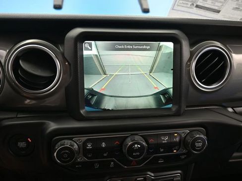 Used 2021 Jeep Gladiator Overland image 35