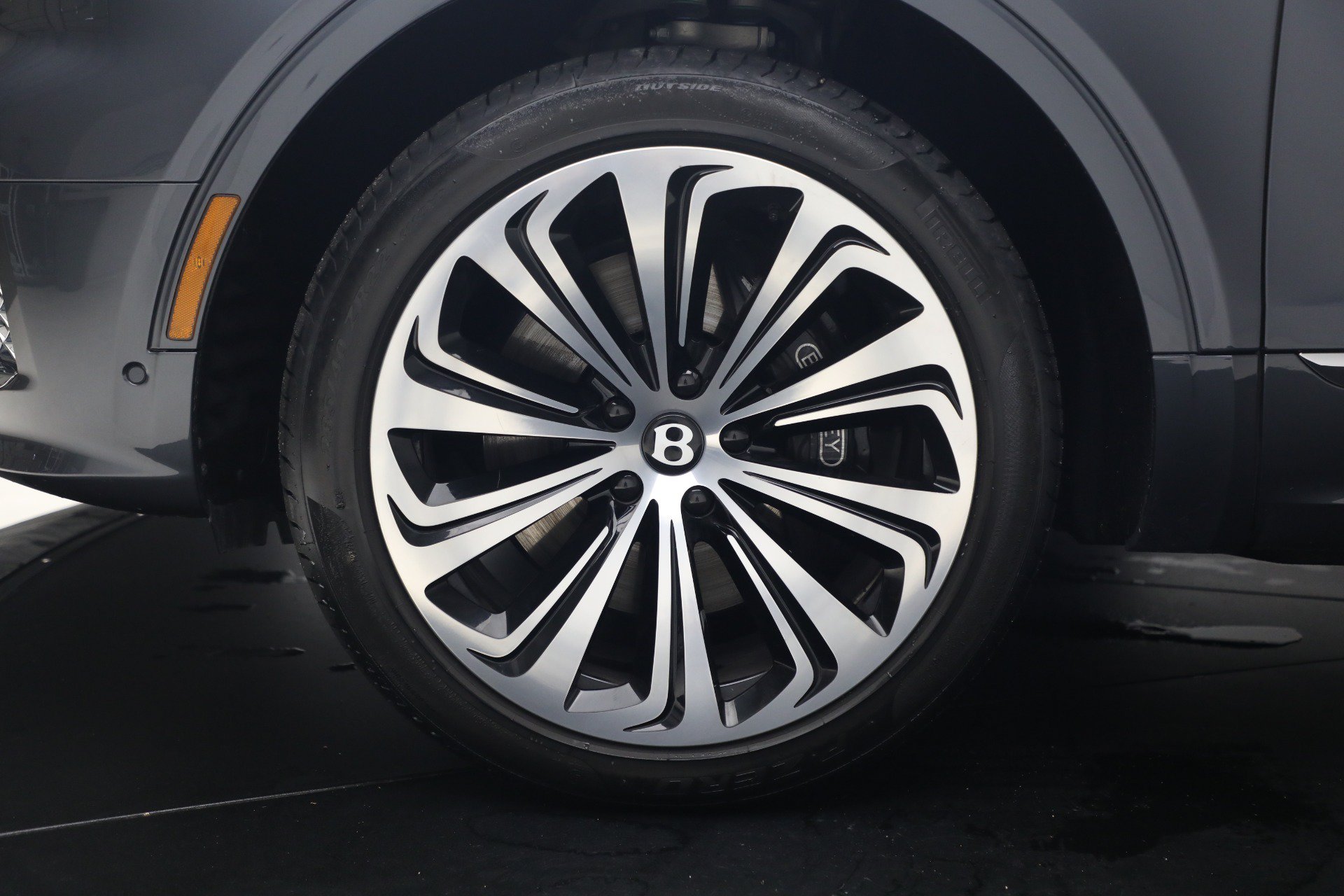 Certified 2026 Bentley Bentayga Extended Wheelbase AWD/4WD image 14