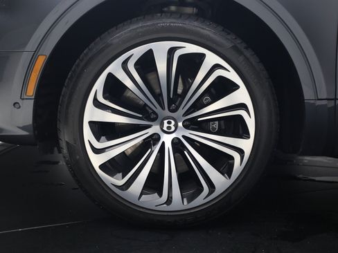 Certified 2026 Bentley Bentayga Extended Wheelbase AWD/4WD image 14