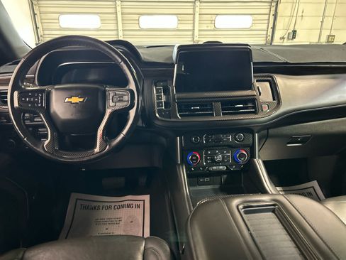 Used 2022 Chevrolet Suburban LT w/ Luxury Package AWD/4WD image 4