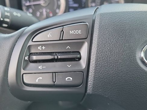 Used 2022 Hyundai Venue SEL FWD image 21