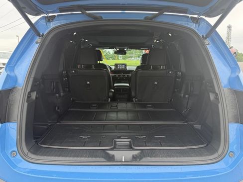 Used 2025 Honda Pilot TrailSport image 5