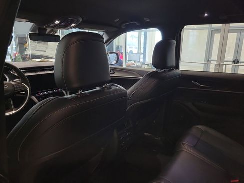 New 2026 Jeep Grand Cherokee Altitude AWD/4WD image 25