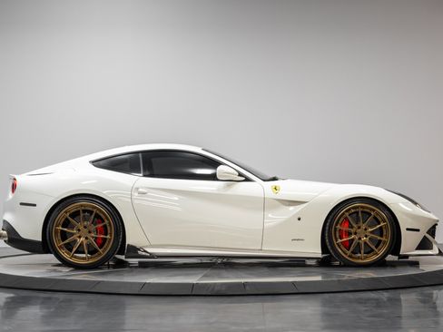 Used 2014 Ferrari F12 Berlinetta image 16