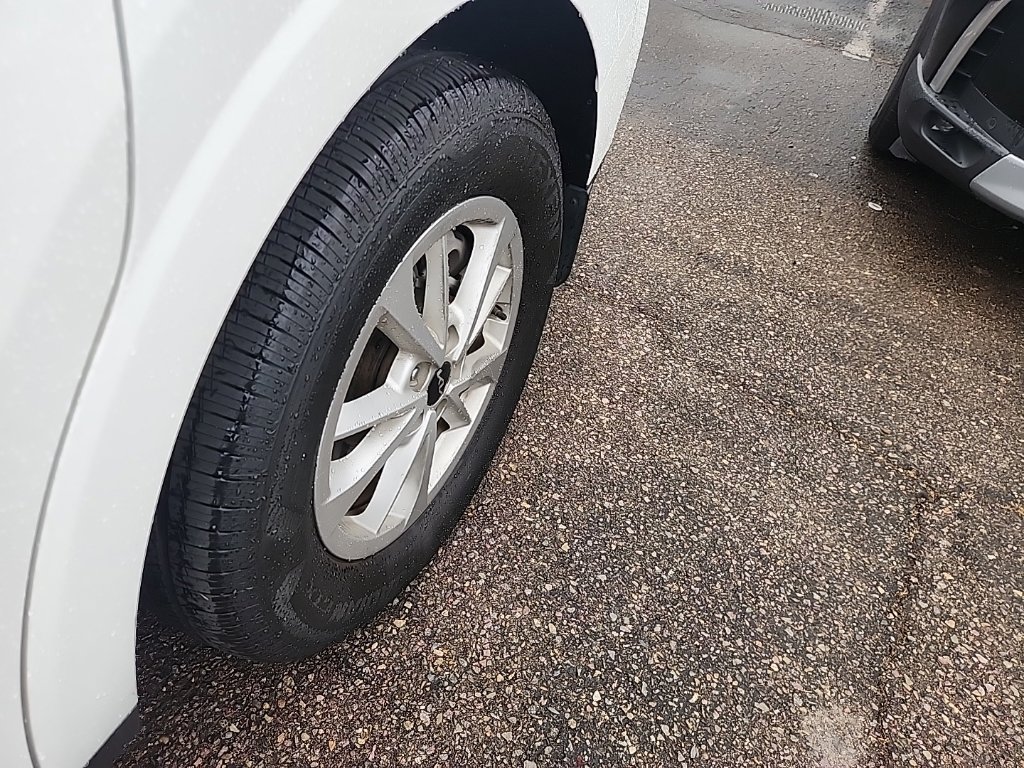 Certified 2023 Kia Carnival LX FWD image 9
