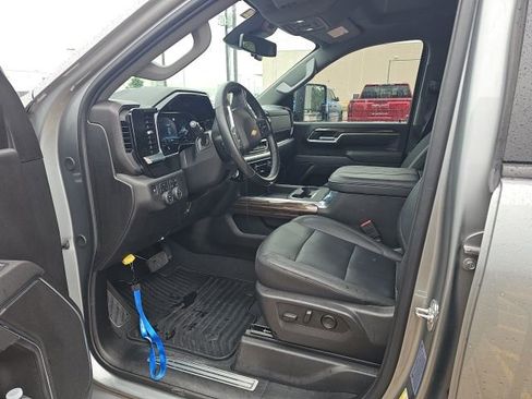 Used 2025 Chevrolet Silverado 2500 LT w/ Texas Edition AWD/4WD image 4