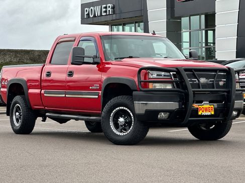 Used 2006 Chevrolet Silverado 2500 W/T w/ Skid Plate Package image 2