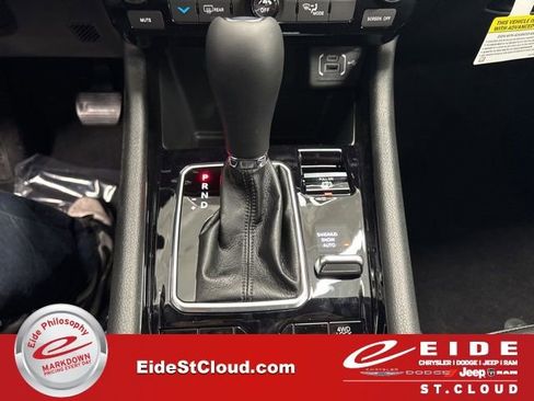 New 2026 Jeep Compass Latitude image 32