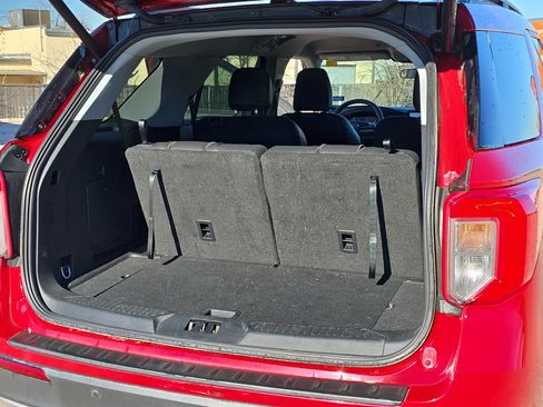 Used 2023 Ford Explorer XLT w/ Equipment Group 202A image 23