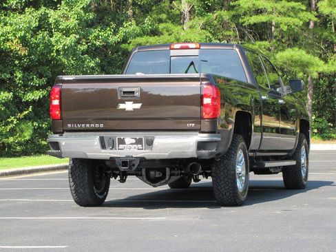 Used 2019 Chevrolet Silverado 2500 LTZ w/ Duramax Plus Package AWD/4WD image 10