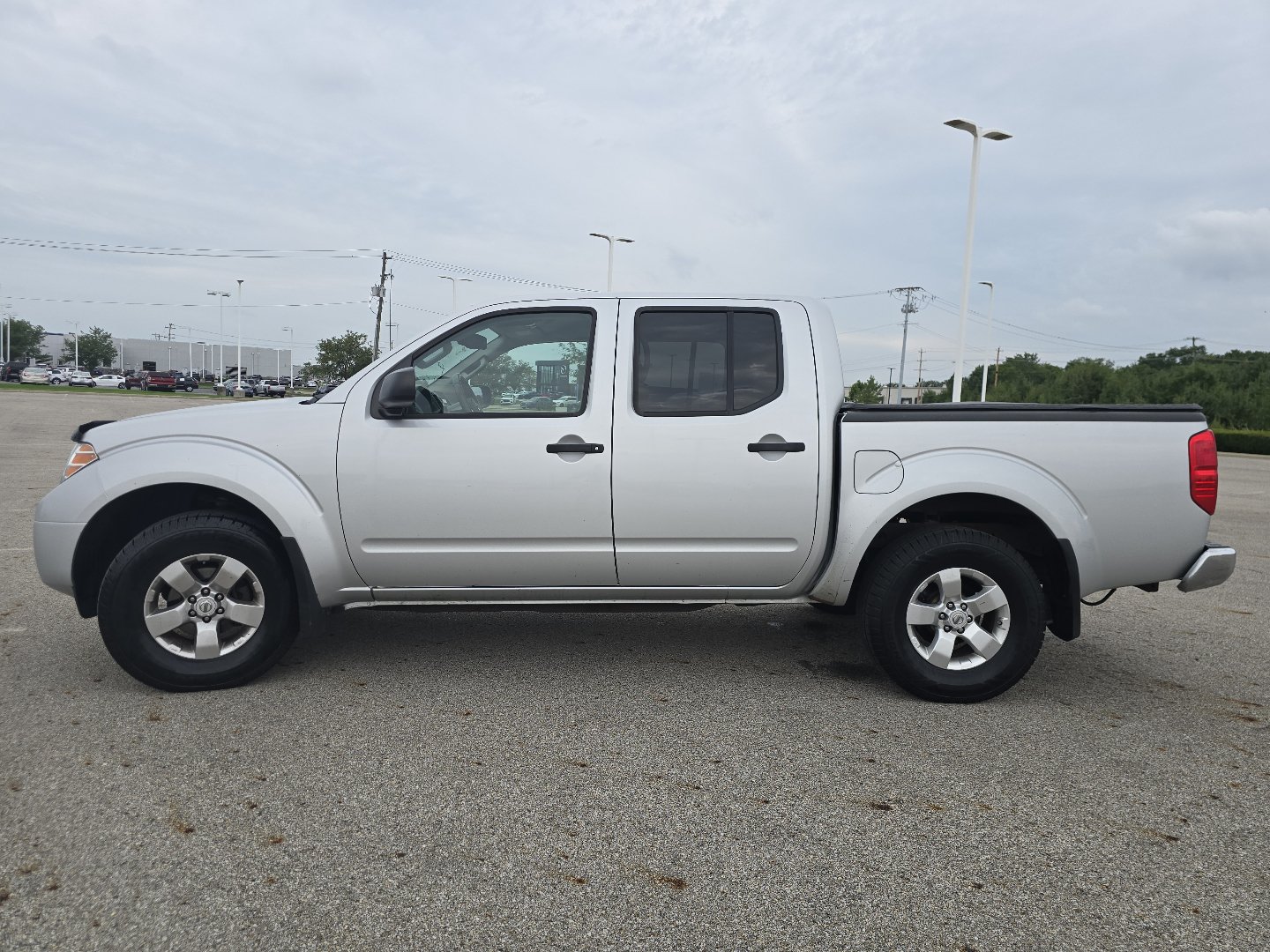 Used 2012 Nissan Frontier SV w/ SV Premium Utility Pkg AWD/4WD image 8
