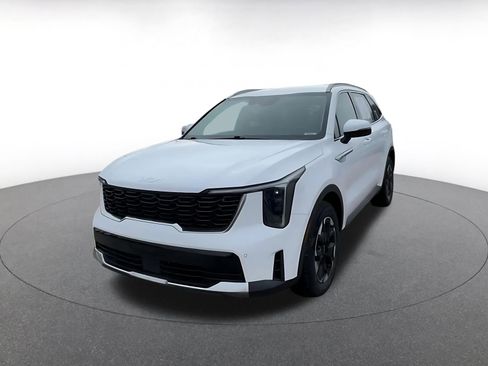 Used 2024 Kia Sorento S image 7