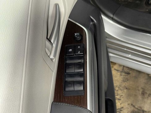 Certified 2023 Toyota Sienna XLE FWD image 23