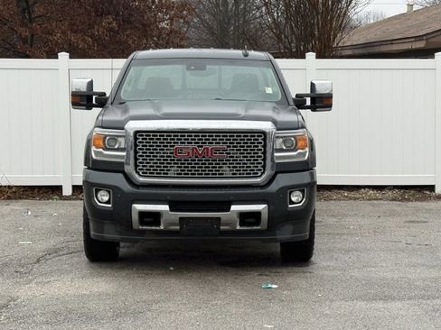 Used 2017 GMC Sierra 2500 Denali w/ Suspension Package, Off-Road image 2