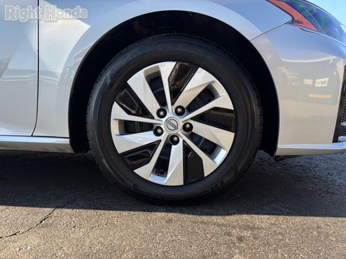 Used 2024 Nissan Altima 2.5 S image 10