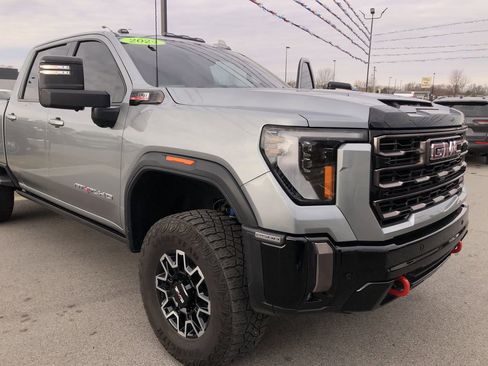 Used 2024 GMC Sierra 2500 AT4X image 7