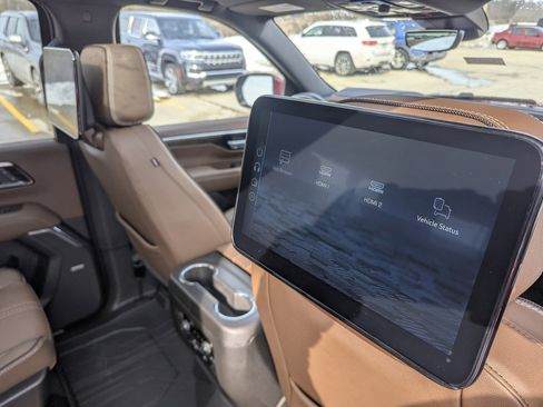 New 2026 Chevrolet Suburban High Country image 15