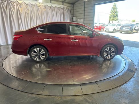 Used 2019 Nissan Sentra SV w/ Special Edition Package FWD image 4