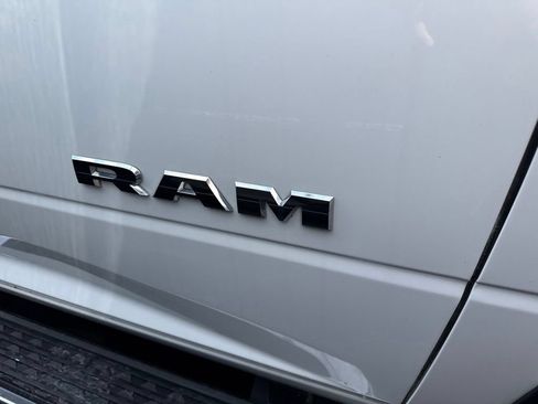 Used 2025 RAM 2500 Big Horn AWD/4WD image 15