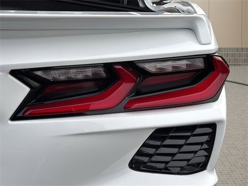 Used 2024 Chevrolet Corvette Stingray Premium Cpe w/ Z51 Performance Package image 13