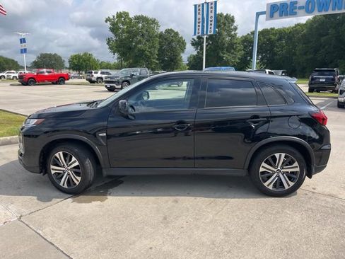 Used 2025 Mitsubishi Outlander Sport LE AWD/4WD image 3
