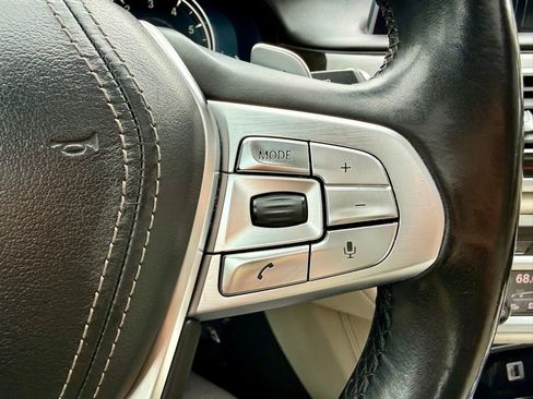Used 2018 BMW 740i RWD image 31