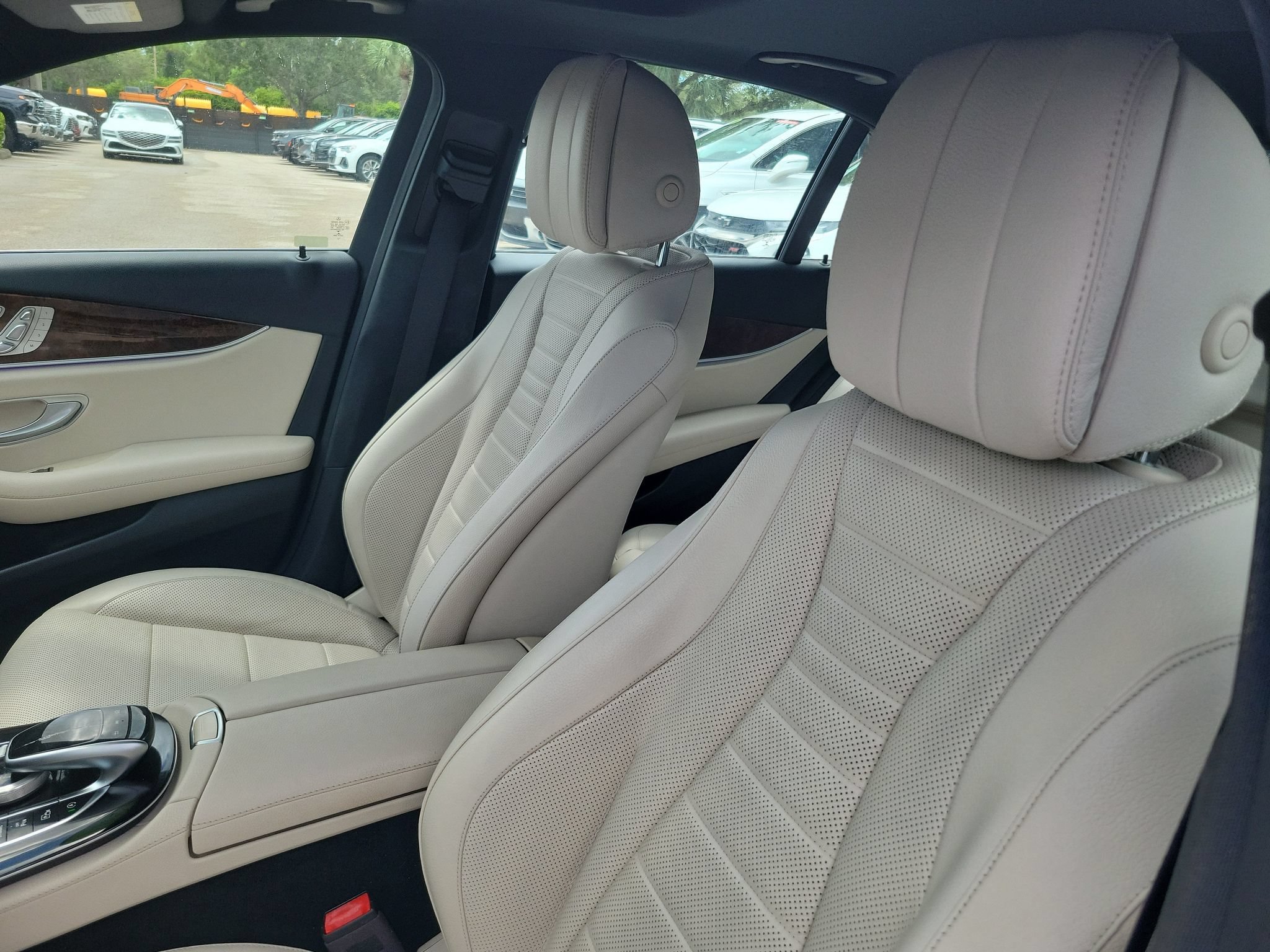 Used 2018 Mercedes-Benz E 300 image 17