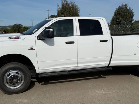 New 2026 RAM 3500 Tradesman AWD/4WD image 4