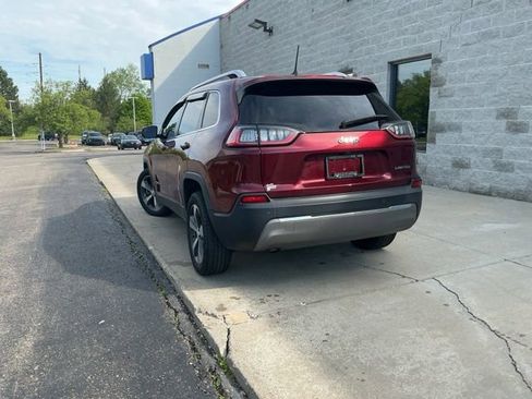 Used 2019 Jeep Cherokee Limited FWD image 9