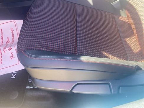 New 2025 Nissan Kicks SR image 18