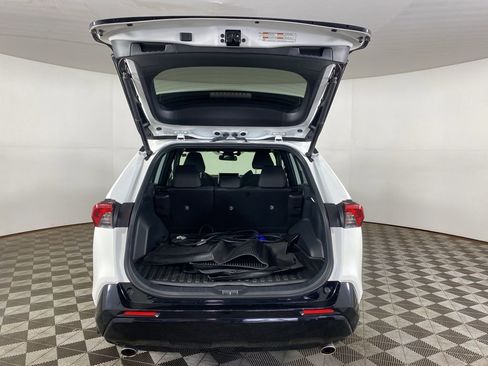 Used 2023 Toyota RAV4 SE w/ Weather & Moonroof Package image 30