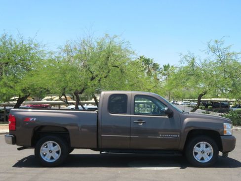 Used 2008 Chevrolet Silverado 1500 LT w/ Power Pack Plus RWD image 3