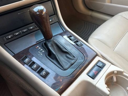 Used 2006 BMW 325Ci Convertible image 25