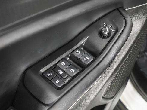 Used 2024 Jeep Grand Cherokee Altitude AWD/4WD image 35