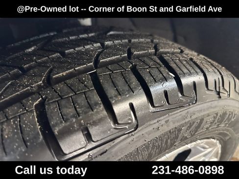 Used 2024 Cadillac XT5 Sportv w/ LPO, Floor Liner Package AWD/4WD image 12