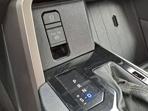 Used 2023 Toyota Tundra SR5 w/ SR5 Premium Package image 18