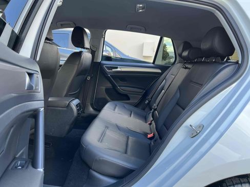 Used 2015 Volkswagen e-Golf SEL Premium image 62