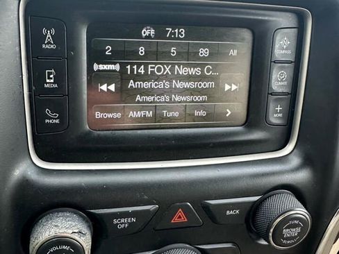 Used 2017 Jeep Grand Cherokee Laredo w/ Quick Order Package 2BE image 15