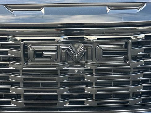 Used 2025 GMC Sierra 1500 Denali w/ Denali Reserve Package AWD/4WD image 45